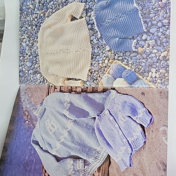 Patons Upside Downers In Chunky Easy Knitting Projects - Picture 5 of 10